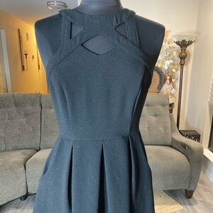 Speechless Black Fit & Flare Dress with Pockets – Women’s Medium